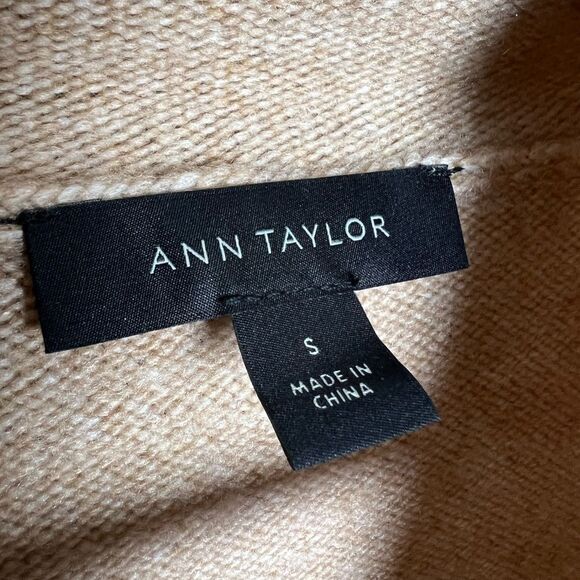 CLEARANCE! Tan Ann Taylor Oversized Turtleneck Sweater Size S Like New - Picture 6 of 6